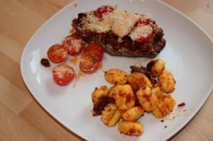 Steak mit Gnocchi und selbst gemachtem Pesto