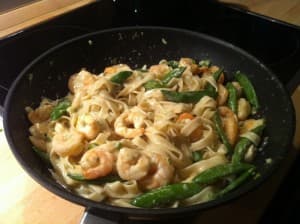 Thailändische Curry-Linguine mit Garnelen