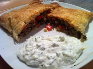 Herzhafte Teigtaschen mit Zazziki